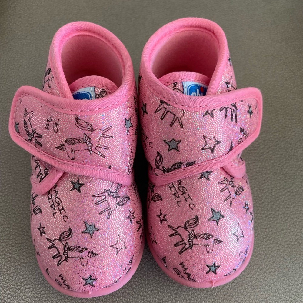 Chicco size 20 unicorn pink first time walking shoes! Brand new!